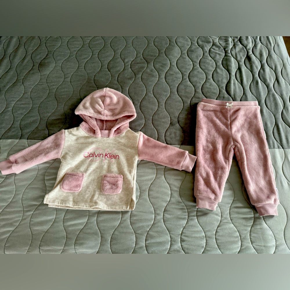 Calvin Klein 2pc Set 12 Months